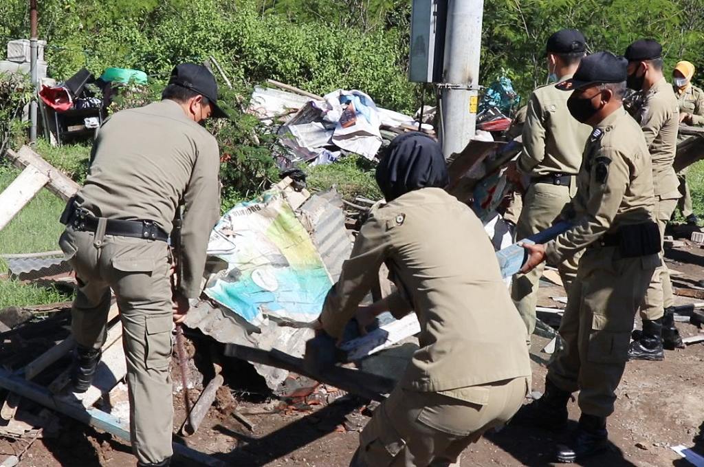 Satpol PP Temanggung Tertibkan Sejumlah Lapak Liar 