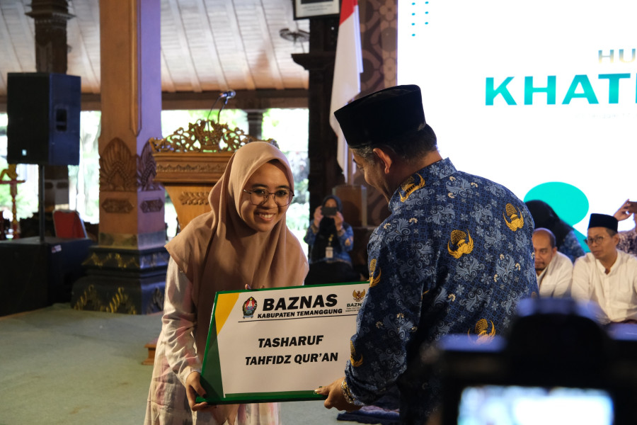 Peringati Milad ke-24, Baznas Temanggung Berikan Beasiswa dan Gelar Sunatan Massal