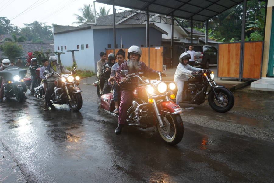 Aksi Sosial Komunitas Moge Bukber Bersama Santri Al Musthofa Tebuireng 16