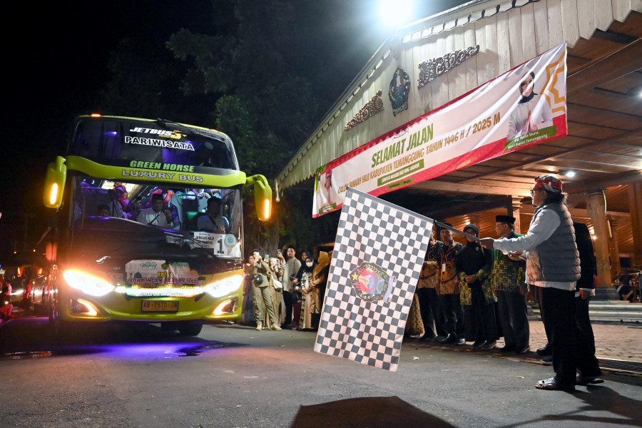Lepas Jemaah Haji, Agus Gondrong; Titip Doakan Temanggung Nggih