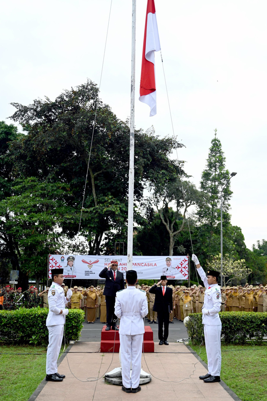 Pimpin Upacara Hari Lahir Pancasila, Bupati Agus Serukan Pancasila Sebagai Sumber Inspirasi dalam Berkarya