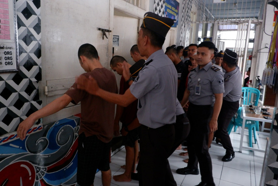 Pecahan Kaca, Alat Cukur dan Korek Api Ditemukan Saat Razia di Kamar Rutan Temanggung