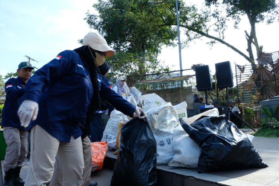 Temanggung Serukan Aksi Akhiri Polusi Plastik
