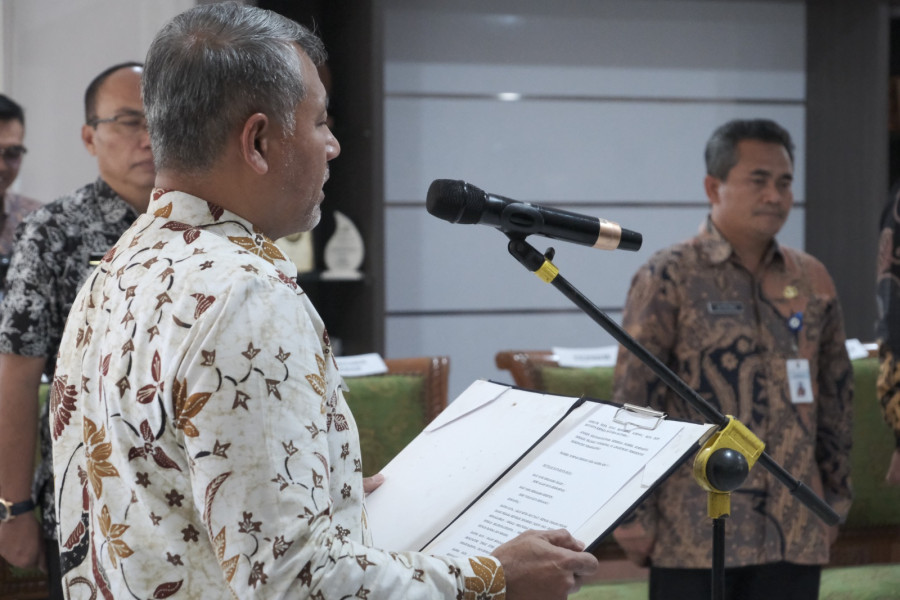 Sekda Lantik Sebelas Pejabat Fungsional, Tekankan Peran Strategis Pengawasan Pendidikan