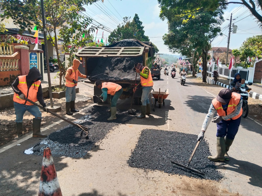 DPUPR Kebut Perbaikan dan Pemeliharaan Jalan Penghubung Antar Wilayah