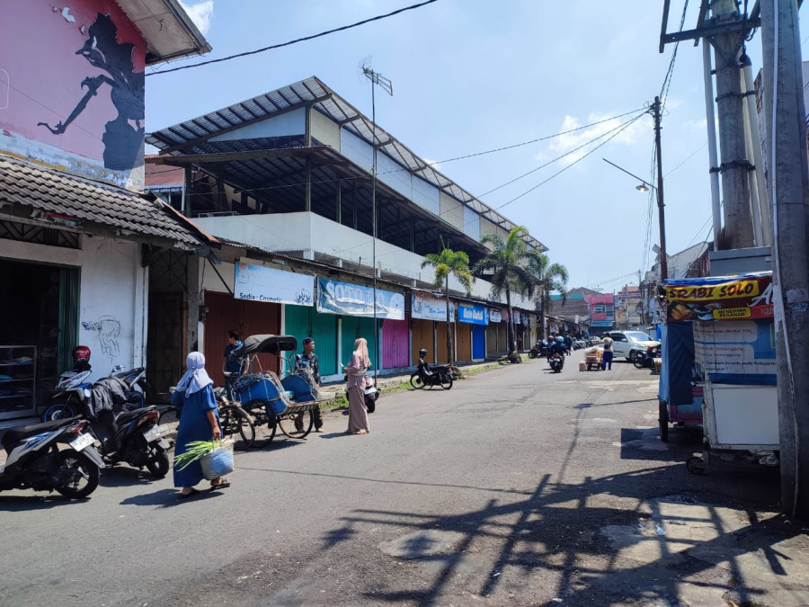 Bupati Agus Gondrong Resmi Teken Surat Pemberhentian Sementara Izin Pendirian Toko Modern