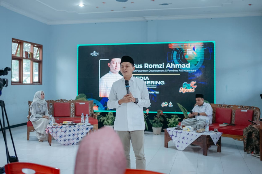 Gus Romzi; Admin Medsos Ponpes Harus Lebih Aktif dan Kreatif