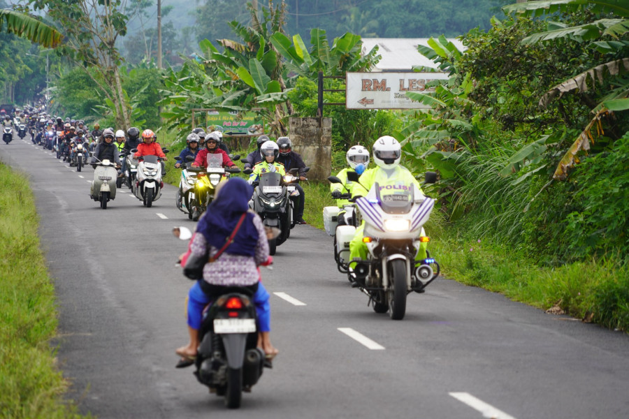Ratusan Pemotor Ikuti Riding Susur Peradaban Kuno Liyangan.