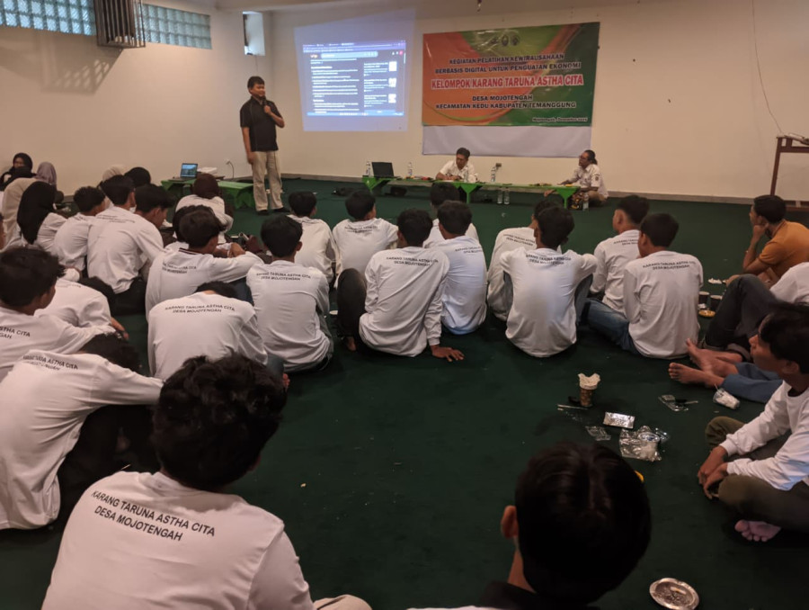 Berdayakan Karang Taruna, Desa Mojotengah Gelar Pelatihan Kewirausahaan Digital Bersama Dinkominfo
