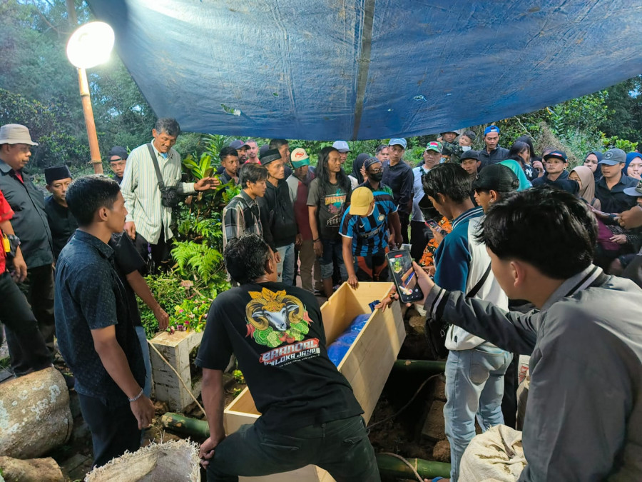 Netizen Bongkar Kebaikan Juru Parkir yang Jenazahnya Diantar Bupati Temanggung: Sering Ngaji!