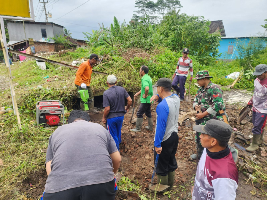 Kolaborasi Lintas Sektor, Normalisasi Irigasi Kali Pacar Pasca Luapan Air Sroyo