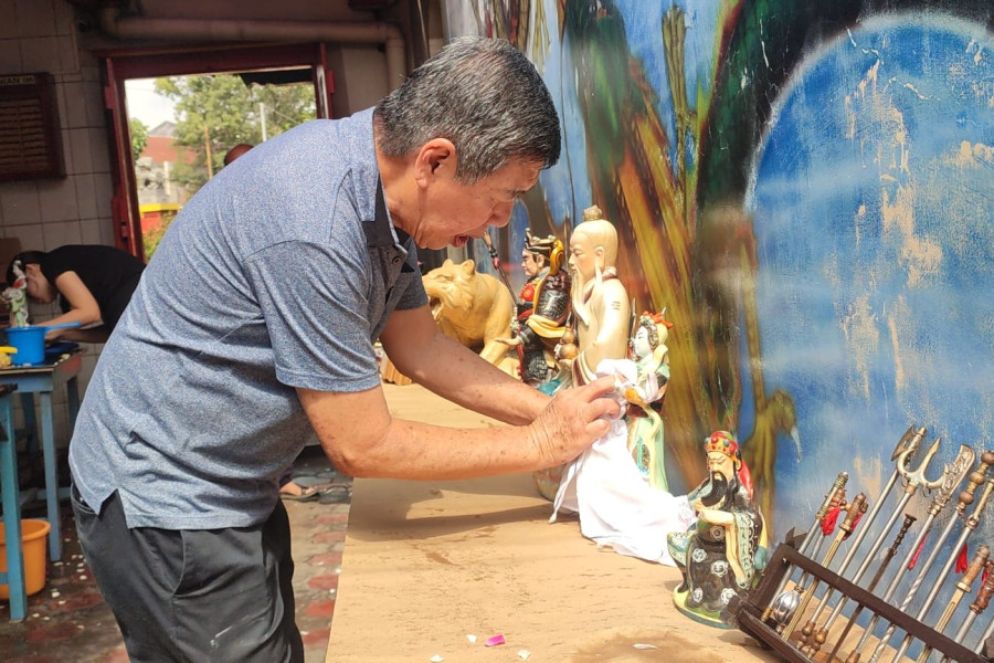 Rawat Rupang, Sucikan Hati: Tradisi Imlek di Kelenteng Cahaya Sakti