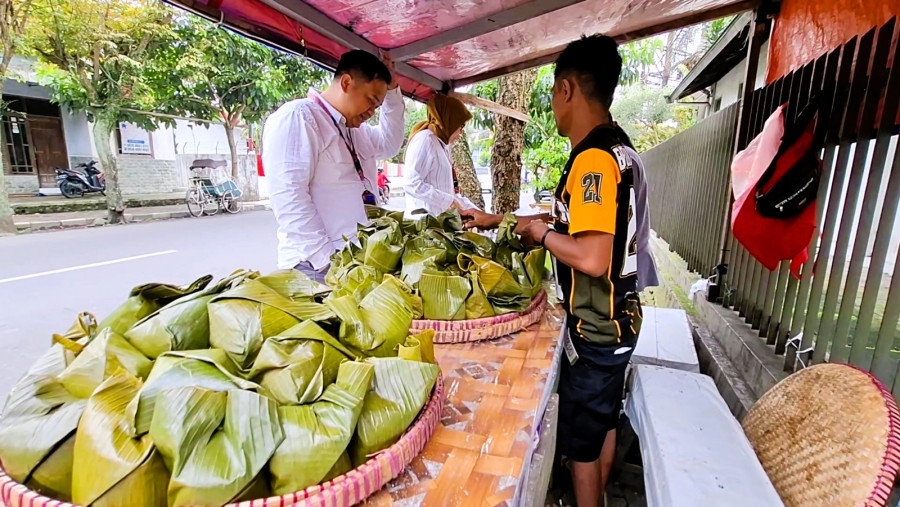 Pipes Kopyor, Kuliner Tradisional Bertahan di Tengah Jajanan Modern