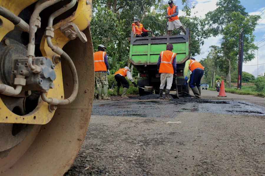 DPUPR Temanggung Rampungkan Pemeliharaan Jalan untuk Arus Mudik 2026