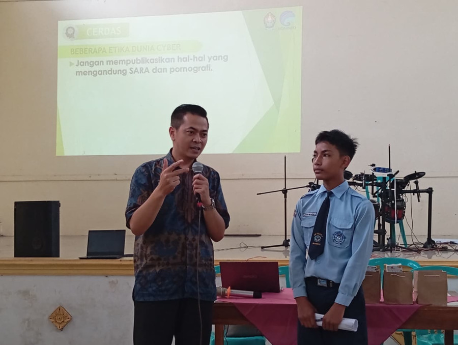 Tingkatkan Literasi Digital, Dinkominfo Sosialisasi INCAKAP dan PP Tunas di SMPN 2 Ngadirejo