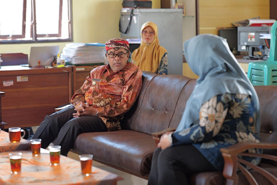 Baru Sehari Menjabat, Kades Balerejo Terkejut Disambangi Bupati Agus Gondrong Pakai Motor