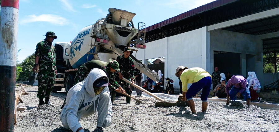 Kodim 0706/Temanggung Lakukan Pengecoran Jalan di Depan KDMP Desa Kaloran