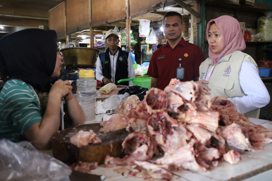 Sasar Pedagang Pasar Temanggung, BPJPH Gelar Aksi Serentak Gaungkan Wajib Halal Oktober 2026