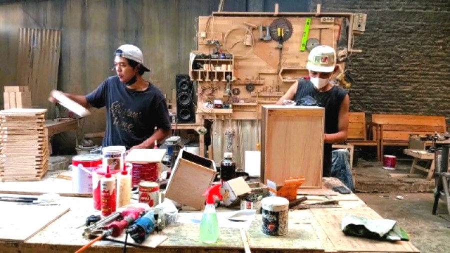 Rupiah Melemah, Perajin Handicraft Kayuki Perkuat Penjualan Daring