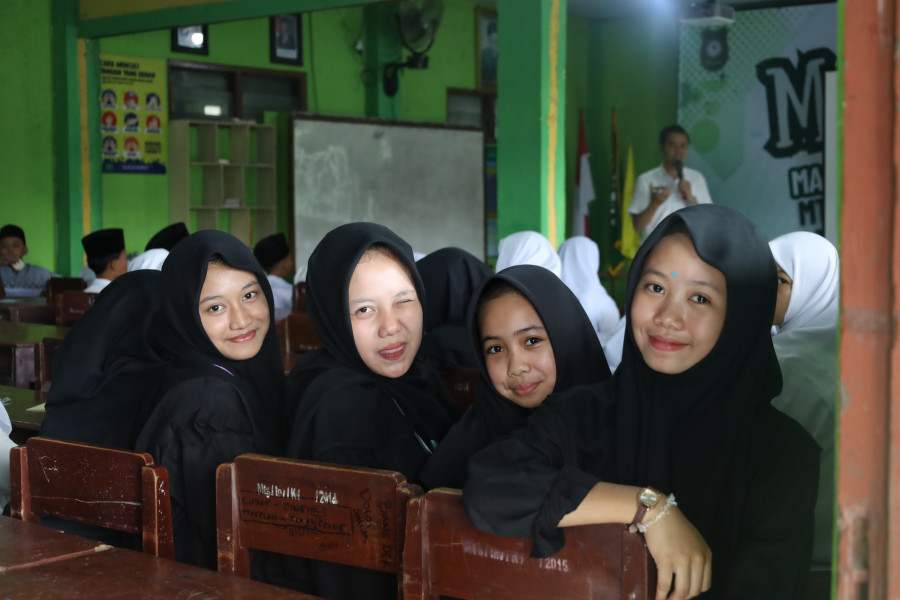 No Filter, No Problem; Santri Gen Z Belajar Jadi Pengguna Internet yang Cerdas dan Kreatif