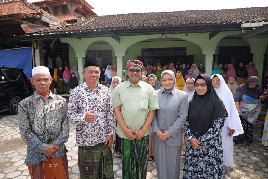 Bupati Agus Setyawan Apresiasi Konsistensi Lansia Jaga Tradisi Suluk Suro di Ponpes Mujahidin