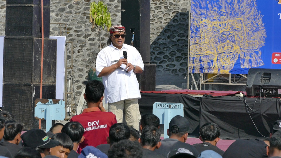 Bupati Agus Setyawan Ajak Siswa Baru Gunakan Media Sosial untuk Hal Positif