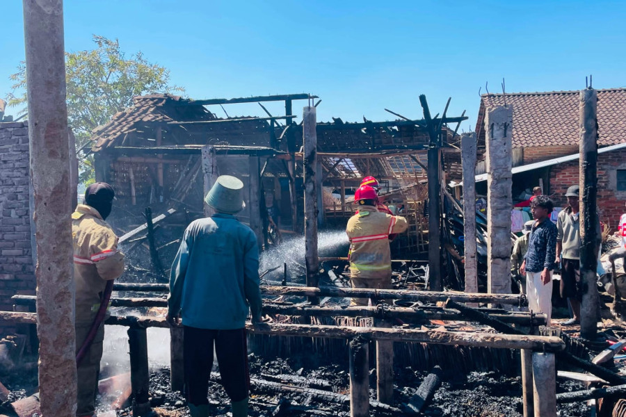 Lupa Matikan Kompor, Dua Rumah di Temanggung Ludes Terbakar, Puluhan Ternak Mati