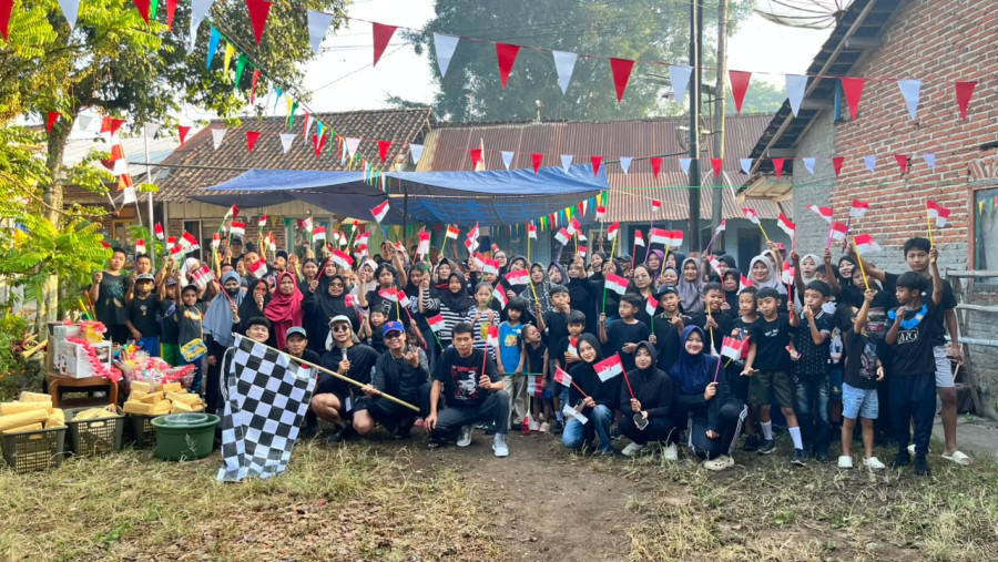 Kompak Berbusana Hitam, Warga RT 04 RW 03 Mardisari Sukses Gelar Jalan Sehat dan Lomba