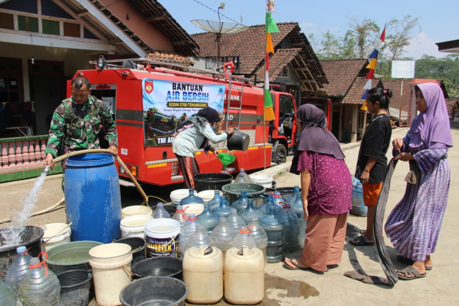 Kodim 0706/Temanggung dan PMI Kembali Salurkan Ribuan Liter Air Bersih