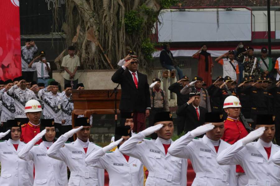 Peringati HUT ke-81 Kemerdekaan RI, Bupati Agus Setyawan Ajak Tingkatkan Persatuan dan Jangan Mudah Goyah