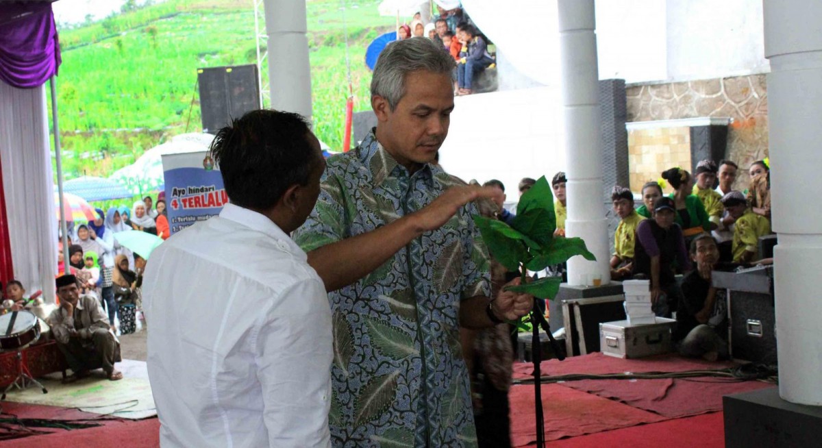 Petani Tembakau Temanggung Berkeluh Kesah