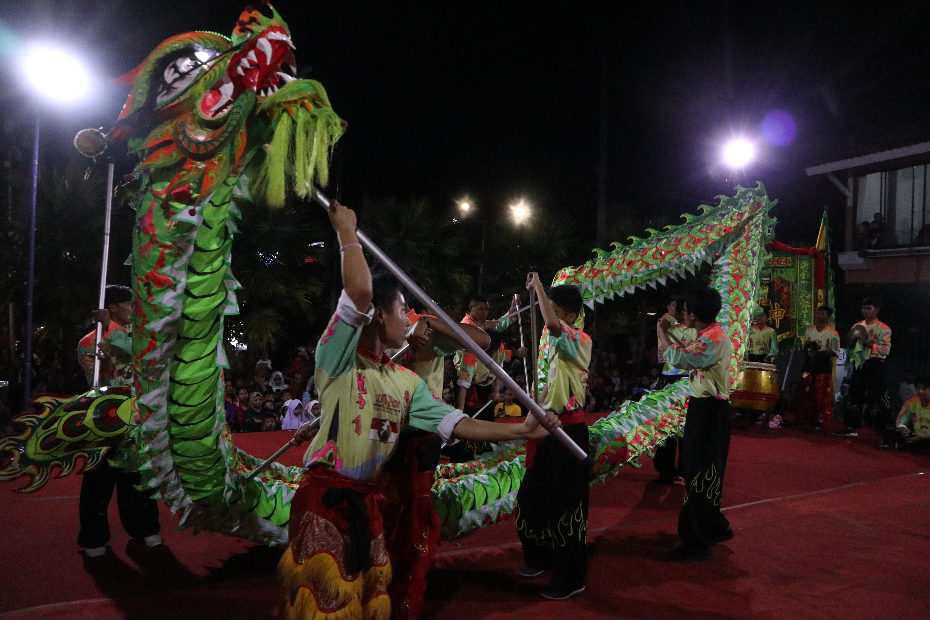 Pertunjukan Liong dan Barongsai Ramaikan Cap Go Meh di Temanggung.