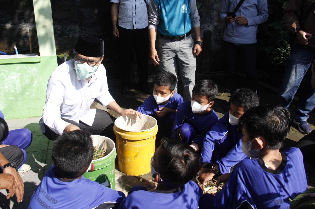 Peringati WCD, Pemkab Edukasi Pilah Sampah Pada Siswa