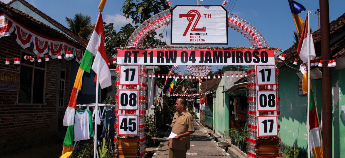 Jelang 17 Agustus Kelurahan Jampiroso Gelar Lomba Gapura Merah Putih Antar RT