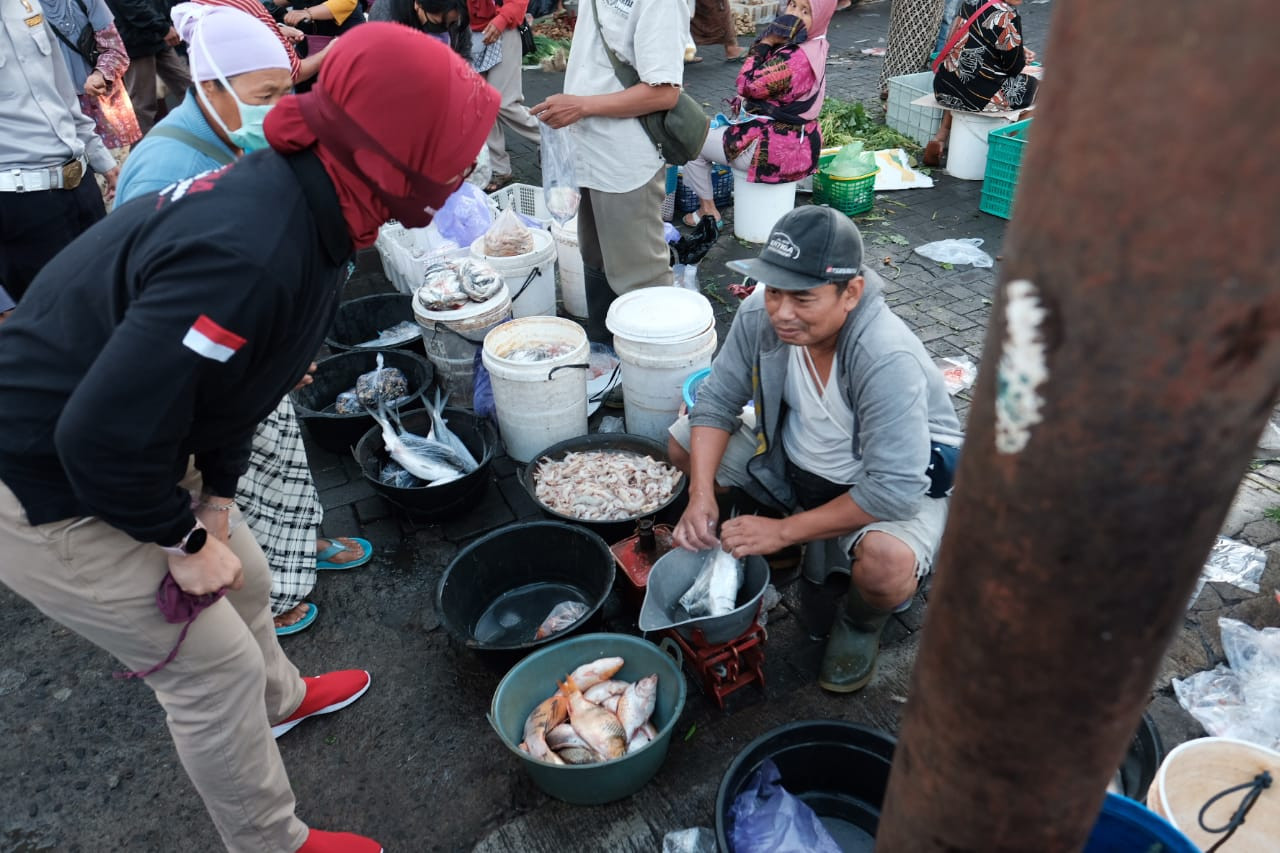 Serangan Masker di Pasar Adiwinangoen Ngadirejo