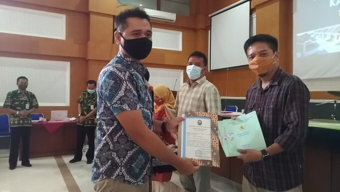 Jamin Kepastian Hukum, Pengembang Serahkan Sertifikat PSU Pada Pemkab Temanggung