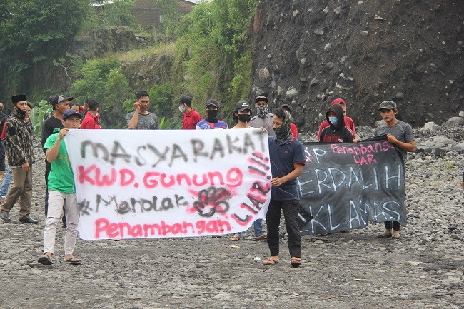 Khawatir Alam Semakin Rusak Warga Lereng Sindoro Tutup Lokasi Penambangan Pasir