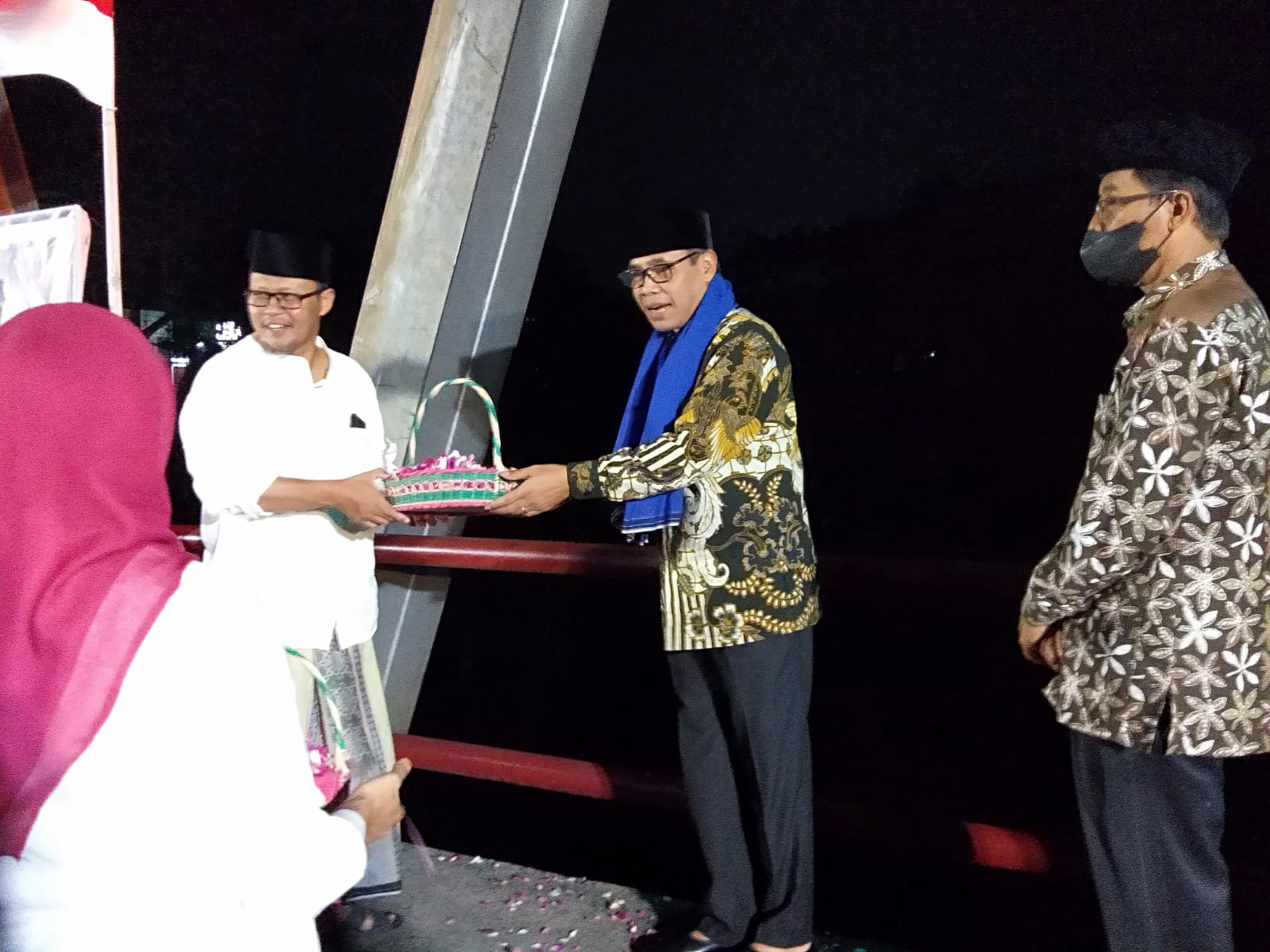 Kenang Jasa Pahlawan dengan Doa dan Tabur Bunga Bersama di Jembatan Progo