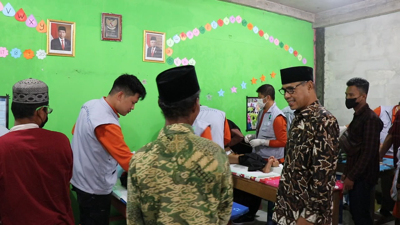 Peringati Maulid Nabi, Yayasan Fadhlul Wasil Kaloran dan RSUD Temanggung Gelar Sunatan Massal 