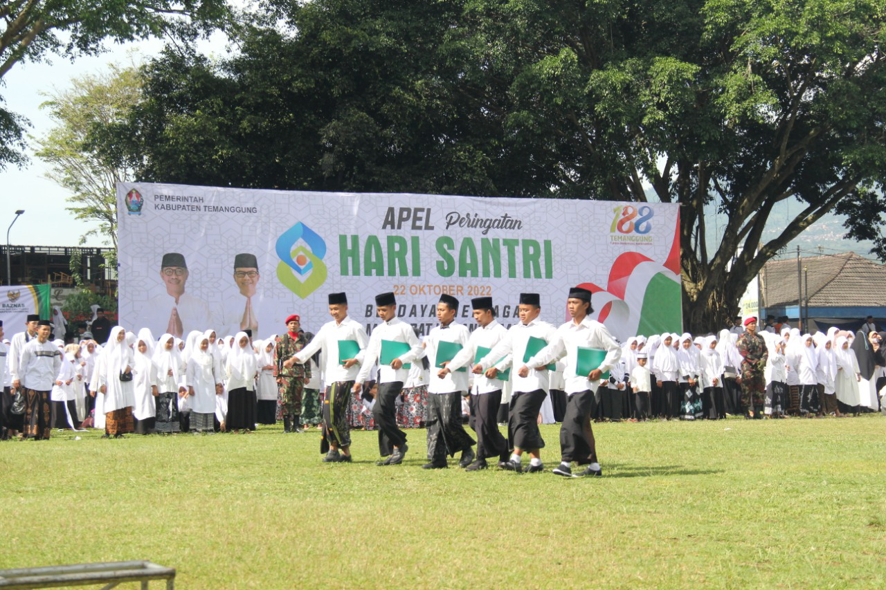 Bupati Pimpin Apel Bersama Peringatan Hari Santri