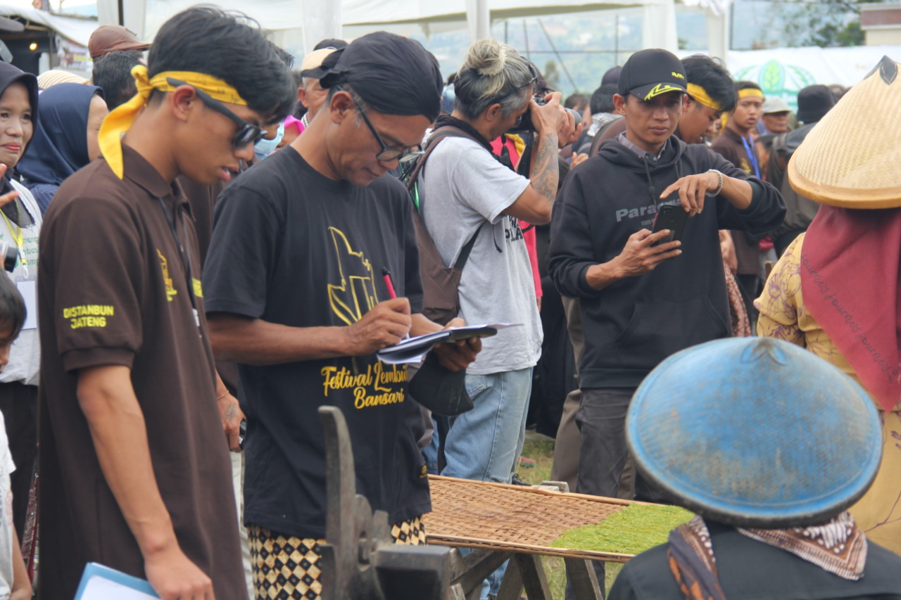 Lomba Ngrajang, Nganjang dan Ngelinting Ramaikan Festival Lembutan Bansari