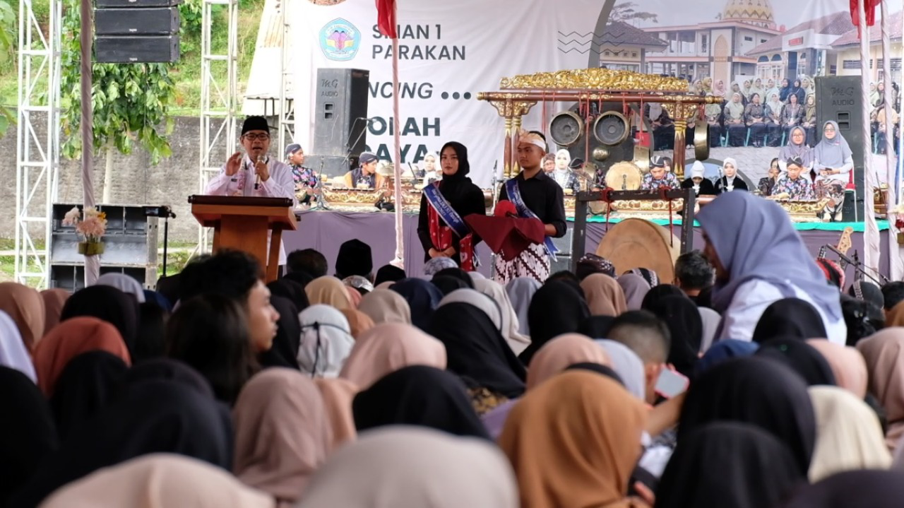 Bupati Resmikan SMA N 1 Parakan Sebagai Sekolah Budaya