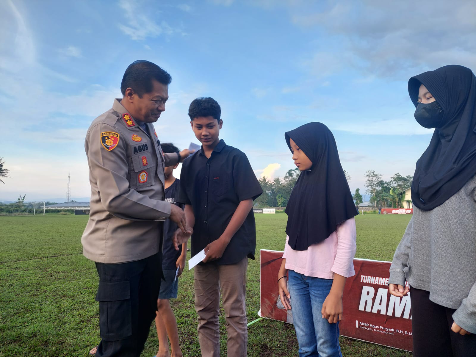 Polres Temanggung Berikan Santunan kepada Anak Yatim