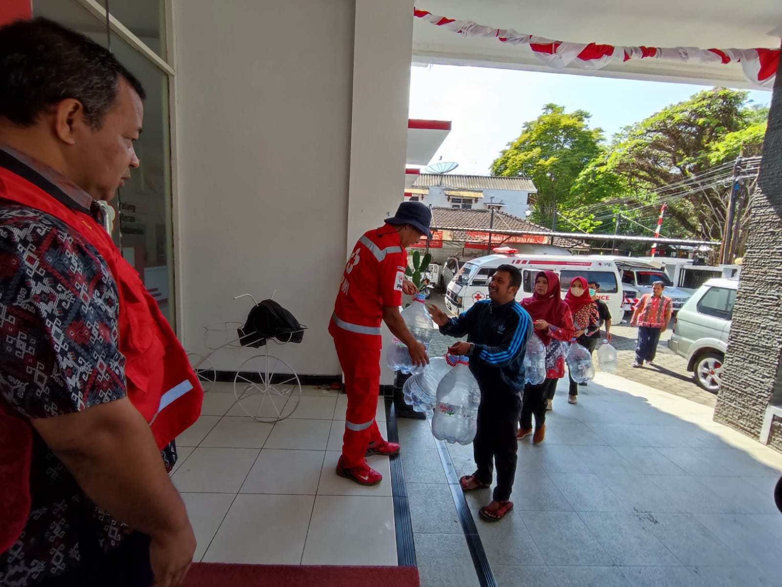 Distribusi Air Bersih, PMI Temanggung Manfaatkan Galon Bekas