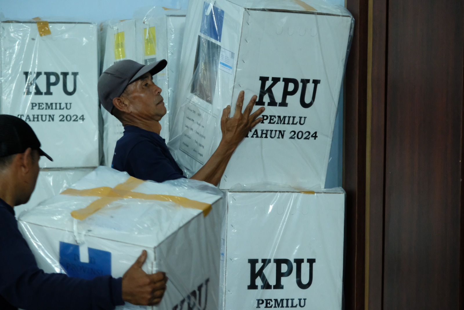 289 Desa dan Kelurahan di Temanggung Terima Logistik Pemilu 2024