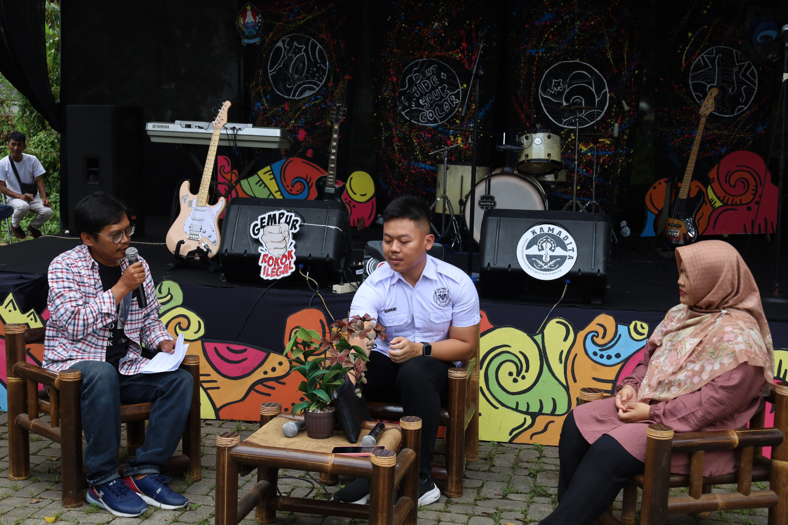 Gempur Rokok Ilegal Sasar Indie Band Temanggung