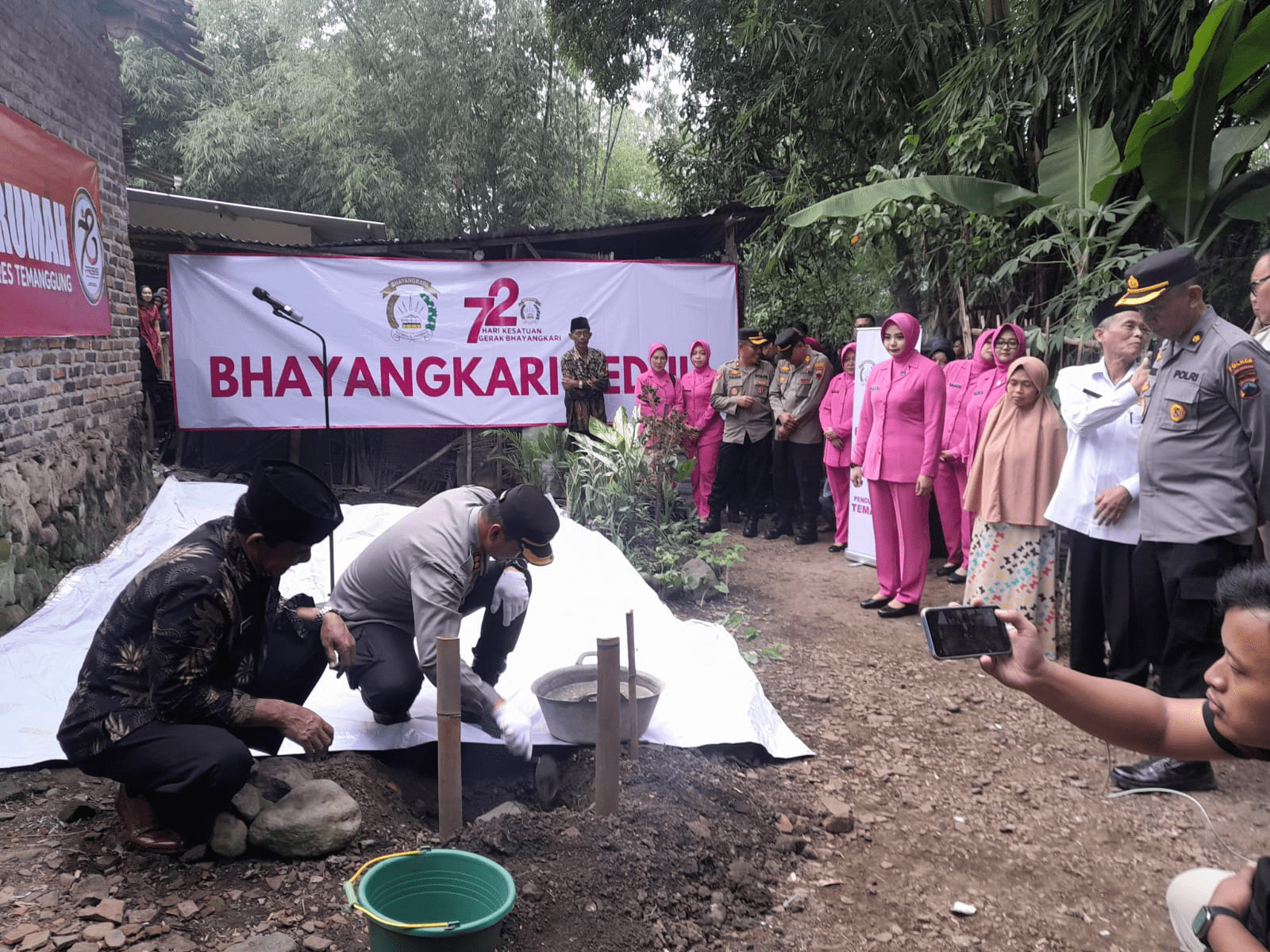 HUT ke-78 Bhayangkara,  Polres Temanggung Bedah Rumah Warga Kurang Mampu