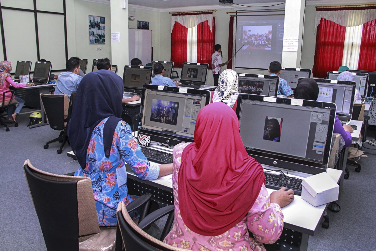 UKM Temanggung Tingkatkan Ketrampilan Editing Foto