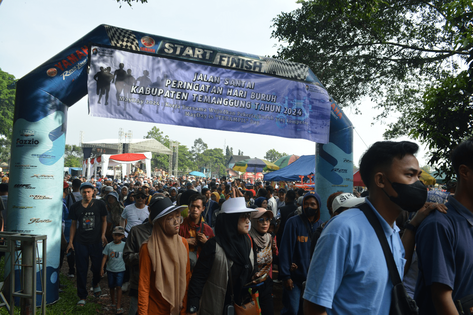 Jalan Sehat Meriahkan May Day di Temanggung