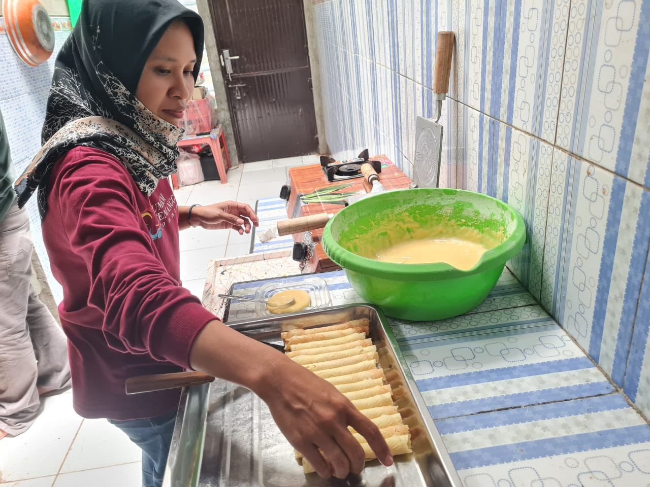 Laris Berkat Lapak Ganjar, Pengusaha Kue Kering Bisa Kembali Bayar Sekolah Anak